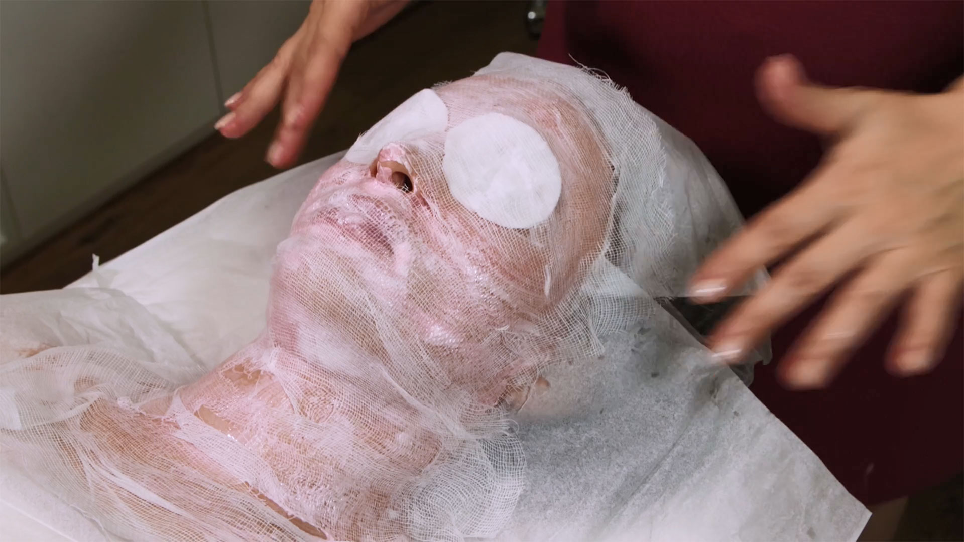 Facial treatment - Слика 8